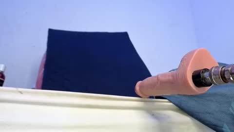 Snapshot of emilylopezz chatting on February 9, 10:25 pm Emily online show from February 9, 10:25 pm