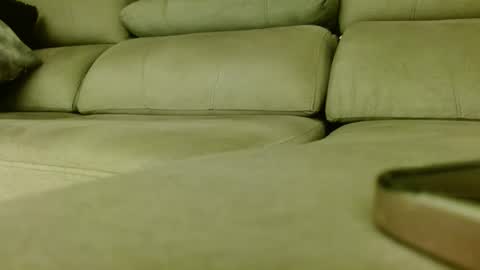 Snapshot of emilymonrro chatting on December 6, 2:35 am emily monrro online show from December 6, 2:35 am