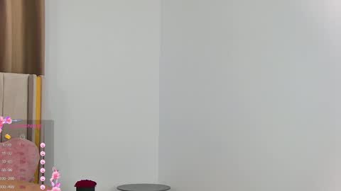 Snapshot of emilynovaa1 chatting on May 28, 6:49 pm emilynovaa1 online show from May 28, 6:49 pm