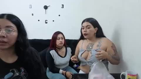 Snapshot of emilyriskhot chatting on May 9, 5:40 pm emily friends online show from May 9, 5:40 pm