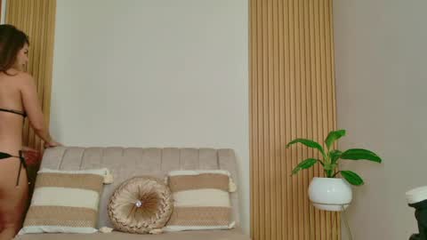 Emily  online show from April 6, 4:46 am