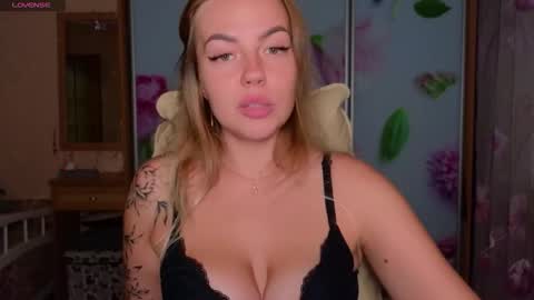 Emily Robbie online show from September 20, 5:25 pm