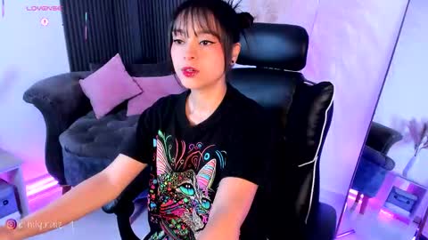 Emily online show from December 3, 8:23 am