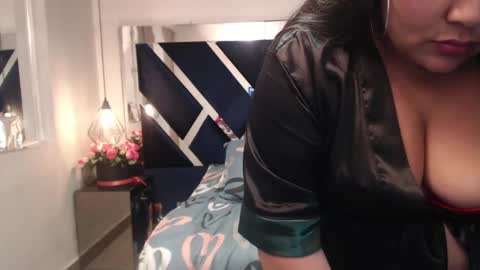 Snapshot of emilysander_ chatting on December 4, 10:08 pm Emily online show from December 4, 10:08 pm