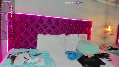 Snapshot of emilysander_ chatting on December 18, 1:26 am Emily online show from December 18, 1:26 am