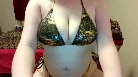 Snapshot of emilysparkss chatting on April 24, 12:02 am emilysparkss online show from April 24, 12:02 am