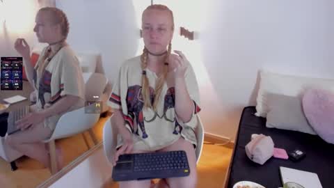 Summer 3 online show from March 22, 3:43 am