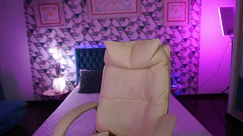  MY NAME IS Emily WELCOME EVERYONE I WILL BE HAPPY TO GIVE YOU WHAT YOU HAVE DREAMED OF FOR SO LONG online show from April 11, 12:31 pm