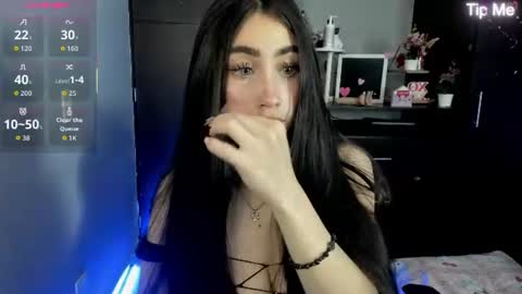 Snapshot of emilytafur chatting on June 19, 12:04 am Emy online show from June 19, 12:04 am