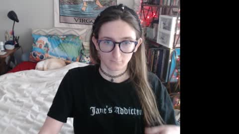 Snapshot of emilytfrench chatting on March 2, 11:53 pm Emily online show from March 2, 11:53 pm