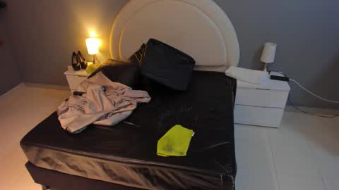 EMILY online show from March 8, 2:04 am