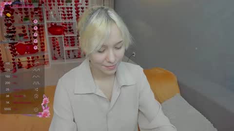 Snapshot of emilytrase chatting on February 17, 1:24 am Betty online show from February 17, 1:24 am