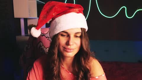 Snapshot of emilytucker chatting on December 2, 4:42 am Emily online show from December 2, 4:42 am