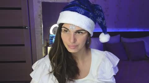 Snapshot of emilytucker chatting on December 8, 1:13 am Emily online show from December 8, 1:13 am