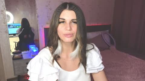 Snapshot of emilytucker chatting on December 14, 6:13 am Emily online show from December 14, 6:13 am