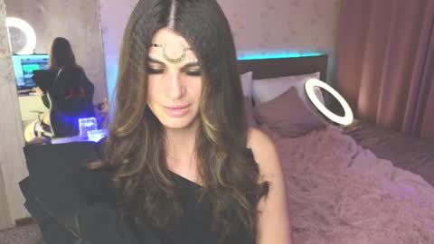 Snapshot of emilytucker chatting on December 16, 4:34 am Emily online show from December 16, 4:34 am