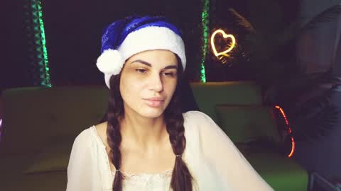 Snapshot of emilytucker chatting on December 24, 1:38 am Emily online show from December 24, 1:38 am