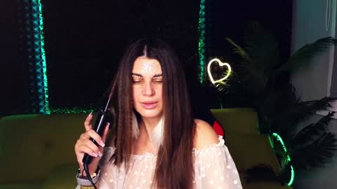 Snapshot of emilytucker chatting on December 27, 1:43 am Emily online show from December 27, 1:43 am