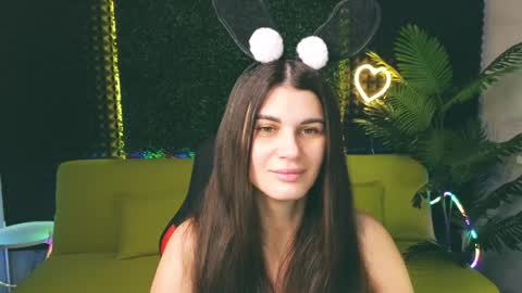 Snapshot of emilytucker chatting on February 4, 1:34 am Emily online show from February 4, 1:34 am