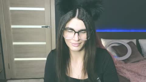 Snapshot of emilytucker chatting on February 9, 4:57 am Emily online show from February 9, 4:57 am