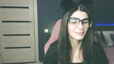 Snapshot of emilytucker chatting on February 9, 11:14 am Emily online show from February 9, 11:14 am