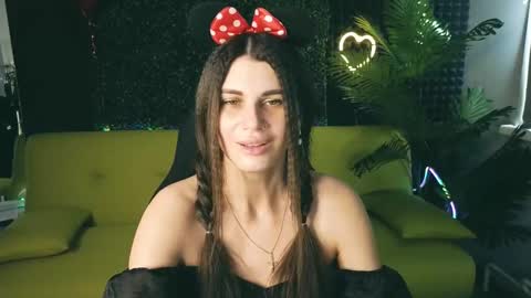 Snapshot of emilytucker chatting on February 26, 5:20 am Emily online show from February 26, 5:20 am