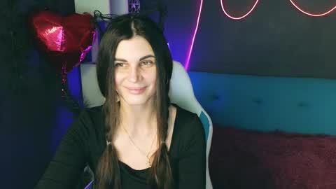 Snapshot of emilytucker chatting on March 1, 5:09 am Emily online show from March 1, 5:09 am