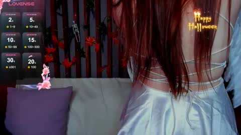 Snapshot of emilytylerr chatting on October 31, 4:13 am Emily online show from October 31, 4:13 am