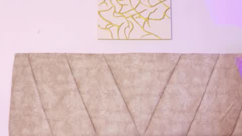 emilyvixen_ online show from November 22, 12:15 pm