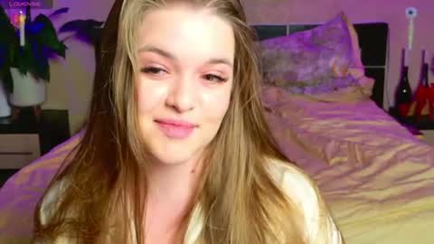 Snapshot of emilywhisperawesome chatting on June 14, 8:44 pm emilywhisperawesome online show from June 14, 8:44 pm