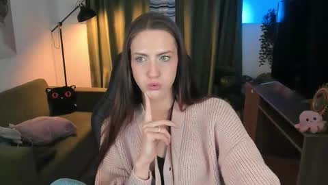 Emily online show from October 14, 8:26 am