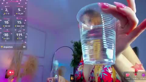 Snapshot of emilywillis8 chatting on November 11, 2:39 pm E M I L Y online show from November 11, 2:39 pm