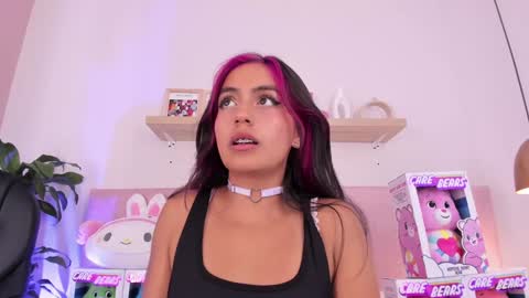 Snapshot of emilyy_bank chatting on January 28, 3:25 am Emily Bank online show from January 28, 3:25 am