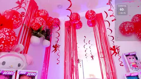 Snapshot of emilyy_bank chatting on February 15, 11:14 pm Emily Bank online show from February 15, 11:14 pm