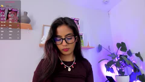 Snapshot of emilyy_bank chatting on October 22, 8:08 pm Emily Bank online show from October 22, 8:08 pm