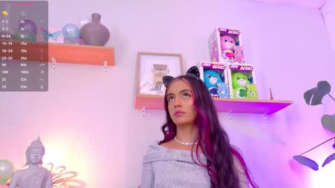 Snapshot of emilyy_bank chatting on November 27, 7:27 pm Emily Bank online show from November 27, 7:27 pm