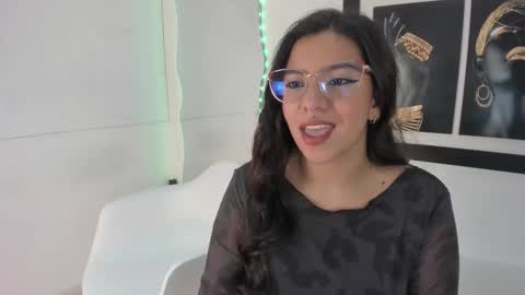 emilyy_cooperr online show from September 29, 12:10 pm
