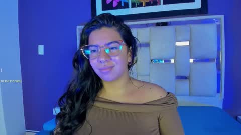 emilyy_cooperr online show from February 24, 12:14 pm