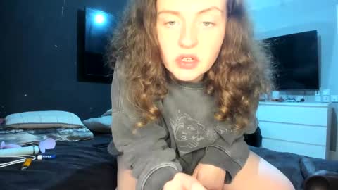 emliyjamesmjb online show from December 28, 5:14 pm