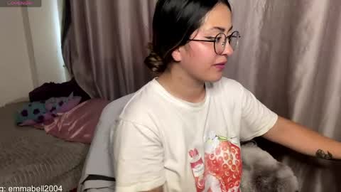Snapshot of emma__bell_ chatting on May 3, 7:20 pm Emma Is here online show from May 3, 7:20 pm