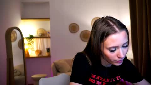 Your Emma online show from December 7, 5:26 am