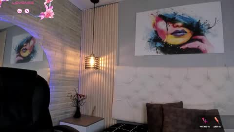 Emma online show from September 12, 1:00 pm