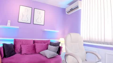 Snapshot of emma__walkerr_ chatting on January 25, 7:07 pm emma__walkerr_ online show from January 25, 7:07 pm