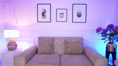 emma__walkerr_ online show from May 21, 7:10 pm