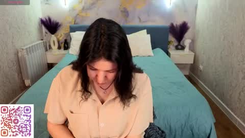 Emma online show from April 18, 1:09 am