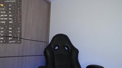 Snapshot of emma_aaa chatting on December 13, 4:11 am Rocio online show from December 13, 4:11 am