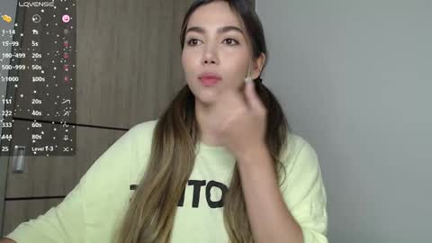 Snapshot of emma_aaa chatting on March 5, 9:16 am Rocio online show from March 5, 9:16 am