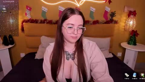 Snapshot of emma_adorablle chatting on December 22, 12:16 pm emma_adorablle online show from December 22, 12:16 pm