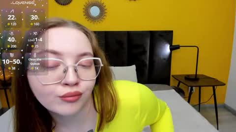 Snapshot of emma_adorablle chatting on September 9, 2:11 am emma_adorablle online show from September 9, 2:11 am