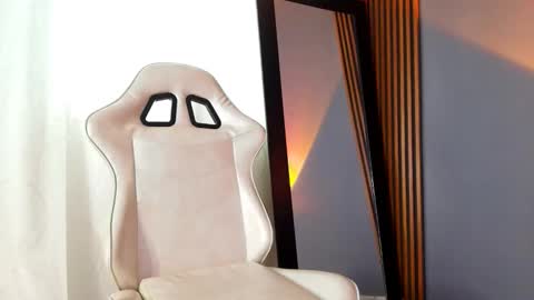 Snapshot of emma_and_aysha chatting on November 23, 1:27 am emma_and_aysha online show from November 23, 1:27 am